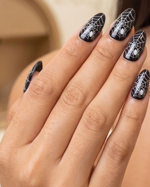 Uñas con telarañas